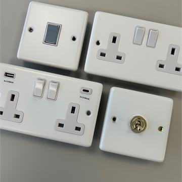 Contour White with Polished Brass Switch