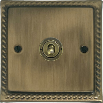 georgian light antique brass toggle switch (1 gang/antique brass toggle) front 290425