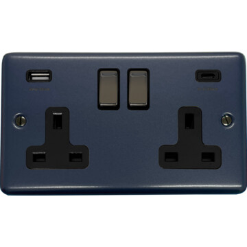 contour blue double socket with usb (usb a and usb c/black nickel switches) front fc0725