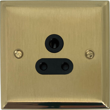 deco satin brass 5a 3 pin socket (black insert) front fc0825